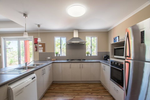 Cape Howe Cottages - Kingaroy Accommodation 44