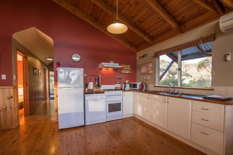 Cape Howe Cottages - Kingaroy Accommodation 19