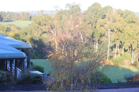 The Farmhouse - Kingaroy Accommodation 17