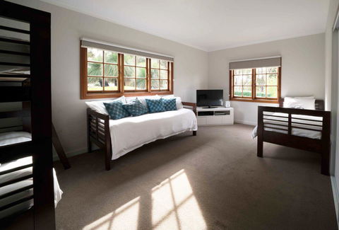 The Farmhouse - Kingaroy Accommodation 10