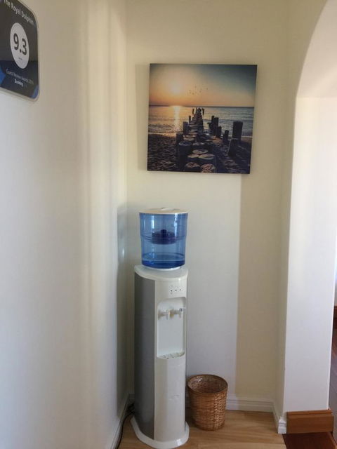 The Royal Dolphin Bed & Breakfast Safety Bay - Kingaroy Accommodation 26