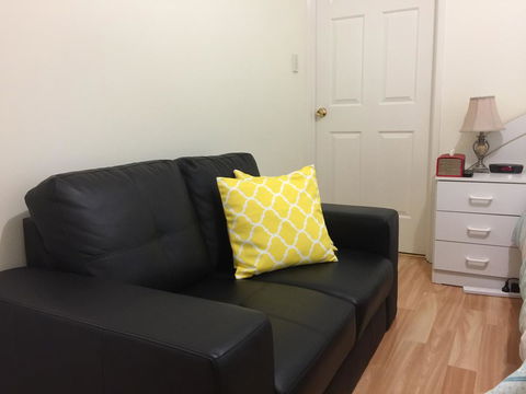 The Royal Dolphin Bed & Breakfast Safety Bay - Kingaroy Accommodation 2