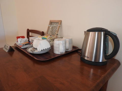 The Royal Dolphin Bed & Breakfast Safety Bay - Kingaroy Accommodation 14