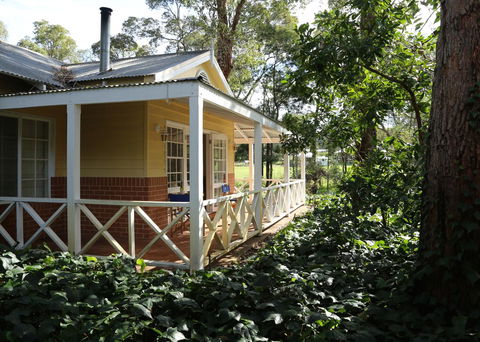Two Sisters Chalets - Kingaroy Accommodation 27