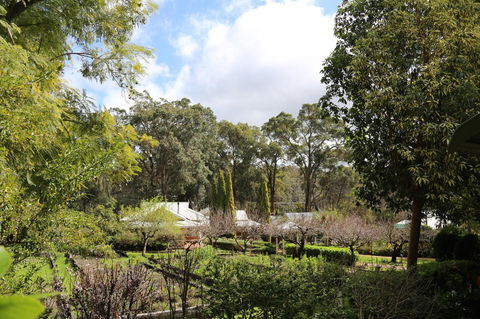 Two Sisters Chalets - Kingaroy Accommodation 20