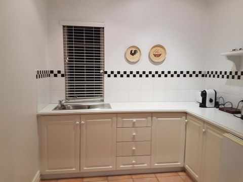Two Sisters Chalets - Kingaroy Accommodation 11