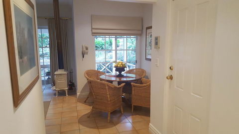 Two Sisters Chalets - Kingaroy Accommodation 9