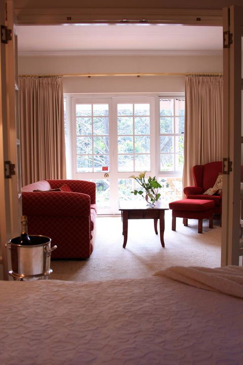 Two Sisters Chalets - Kingaroy Accommodation 16