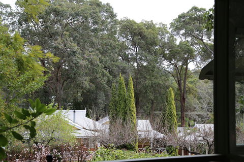 Two Sisters Chalets - Kingaroy Accommodation 18