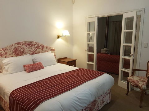 Two Sisters Chalets - Kingaroy Accommodation 8