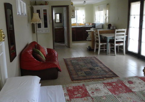 Di's Cabin In Dwellingup - Kingaroy Accommodation 17