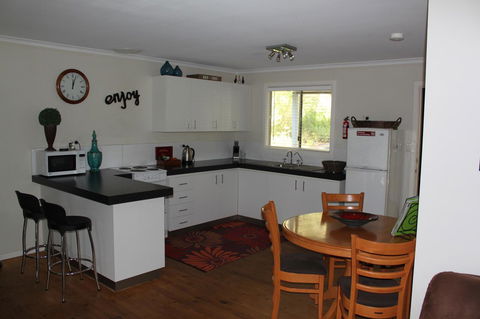 Francisca\'s Cottage - Kingaroy Accommodation 3