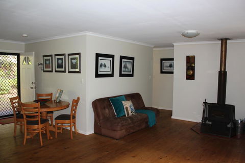 Francisca\'s Cottage - Kingaroy Accommodation 4