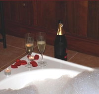 Pemberton Old Picture Theatre Holiday Apartments - Kingaroy Accommodation