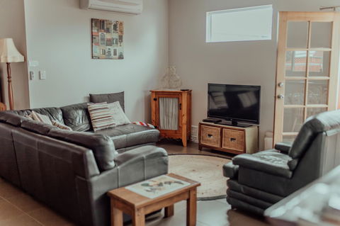 Bluebird Cottage - Kingaroy Accommodation 18
