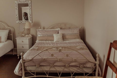 Bluebird Cottage - Kingaroy Accommodation 3