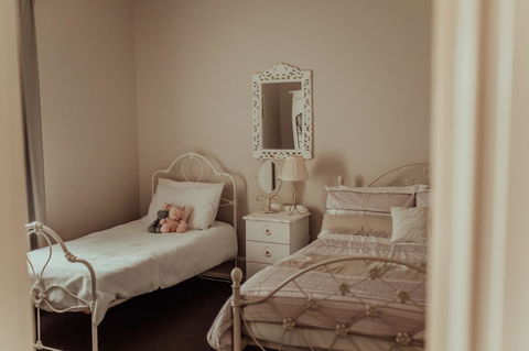 Bluebird Cottage - Kingaroy Accommodation 2