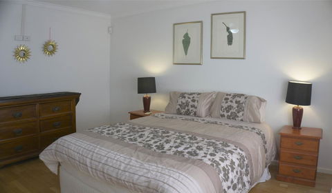 Relax, Bright & Airy Garden Villa - Kingaroy Accommodation 4
