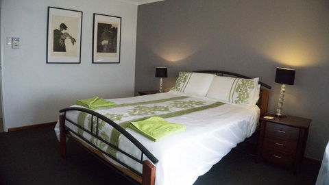 Relax, Bright & Airy Garden Villa - Kingaroy Accommodation 18