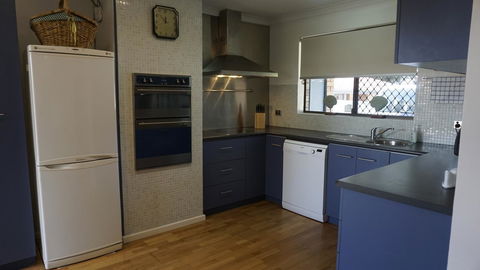 Relax, Bright & Airy Garden Villa - Kingaroy Accommodation 37
