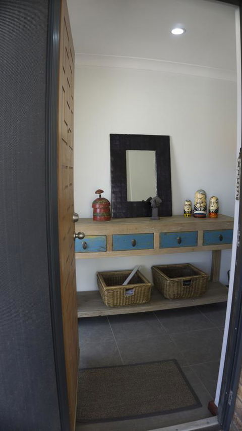 Relax, Bright & Airy Garden Villa - Kingaroy Accommodation 7