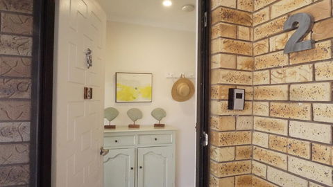 Relax, Bright & Airy Garden Villa - Kingaroy Accommodation 14
