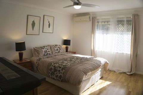 Relax, Bright & Airy Garden Villa - Kingaroy Accommodation 3