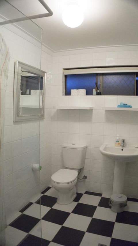 Relax, Bright & Airy Garden Villa - Kingaroy Accommodation 30