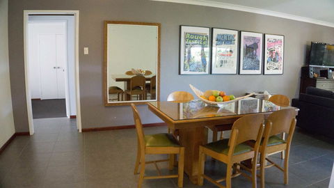 Relax, Bright & Airy Garden Villa - Kingaroy Accommodation 15