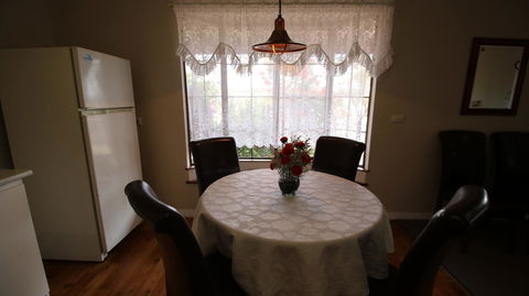 Daisy Cottage - Kingaroy Accommodation 11