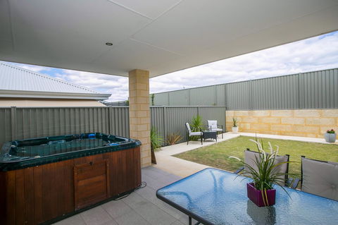 Indian Ocean Retreat - Kingaroy Accommodation 11