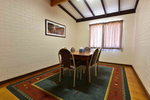Kalbarri Sunset Villa - Kingaroy Accommodation 23