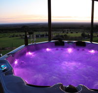 Tanen Farm - Kingaroy Accommodation
