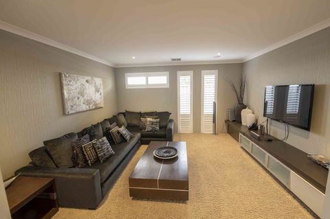 Magnificent Beach Retreat - Kingaroy Accommodation 22