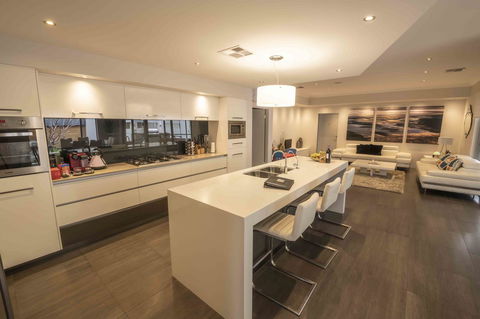 Magnificent Beach Retreat - Kingaroy Accommodation 27