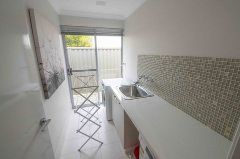 Magnificent Beach Retreat - Kingaroy Accommodation 34