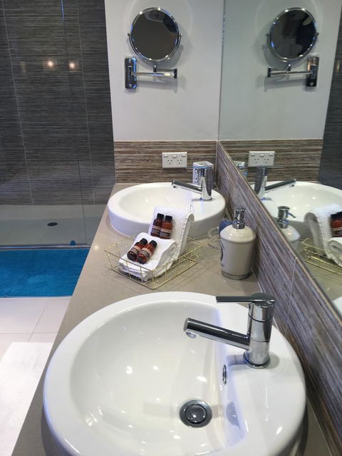 Magnificent Beach Retreat - Kingaroy Accommodation 39