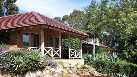 Eleebana Guest House - Kingaroy Accommodation 17