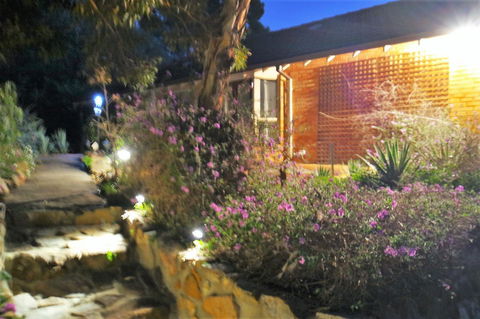 Eleebana Guest House - Kingaroy Accommodation 38