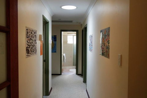 Eleebana Guest House - Kingaroy Accommodation 44