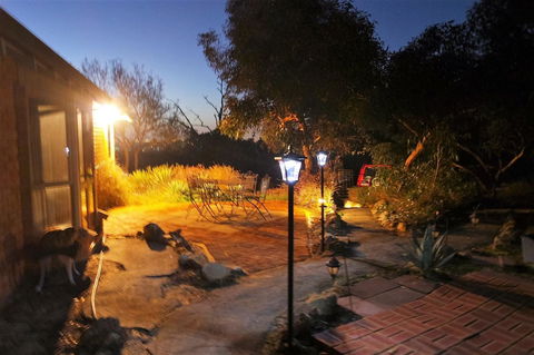 Eleebana Guest House - Kingaroy Accommodation 35