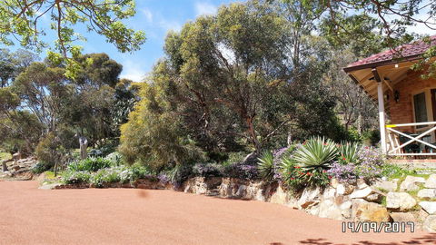 Eleebana Guest House - Kingaroy Accommodation 10
