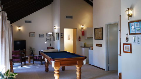 Eleebana Guest House - Kingaroy Accommodation 24