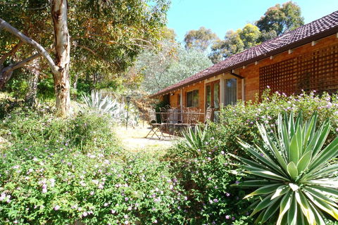 Eleebana Guest House - Kingaroy Accommodation 33