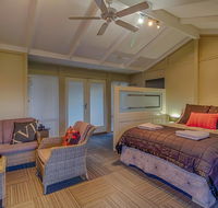 Windfall Estate Vineyard Cottage - Kingaroy Accommodation