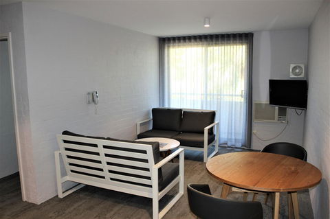 Atrium Hotel Mandurah - Kingaroy Accommodation 4