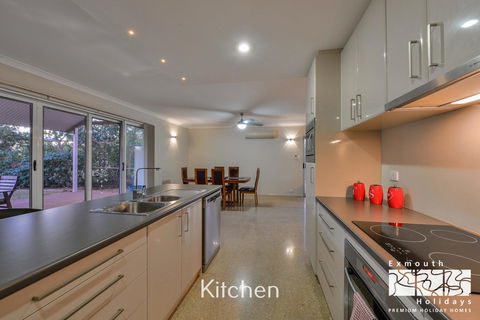 13 Learmonth Street - Close To Town Centre - Kingaroy Accommodation 4