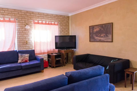 Baywatch Retreat Augusta - Kingaroy Accommodation 3