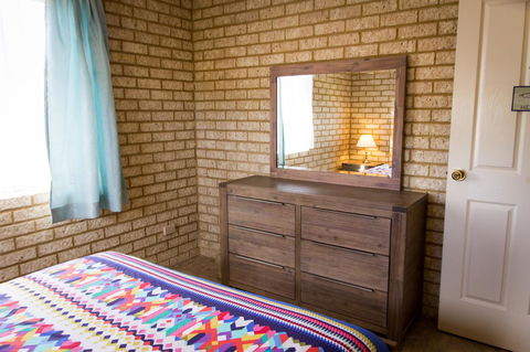 Baywatch Retreat Augusta - Kingaroy Accommodation 35