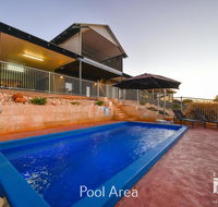 3 Kestrel Place - PRIVATE JETTY  POOL - Kingaroy Accommodation